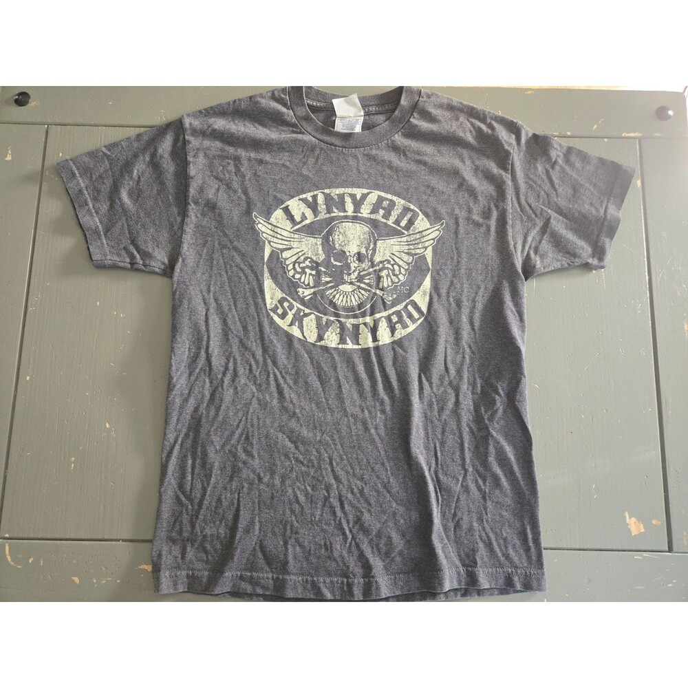 LYNYRD SKYNYRD Vintage AAA Graphic Skull Gray Tshirt Men's Size Large Band Tee